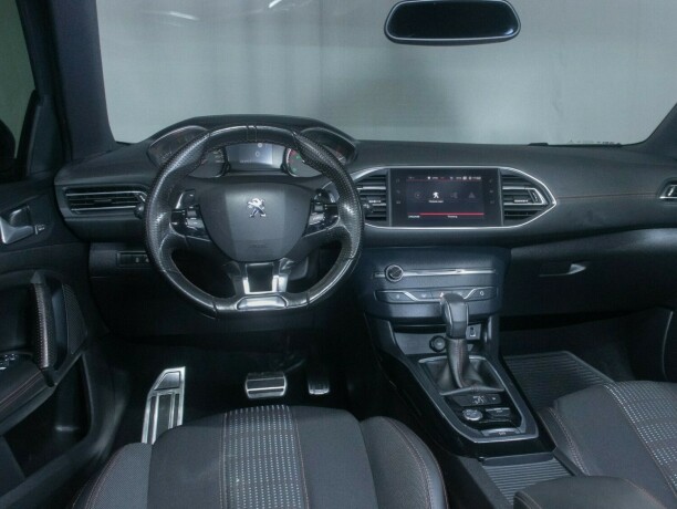 peugeot-308-bensin-2018-big-47