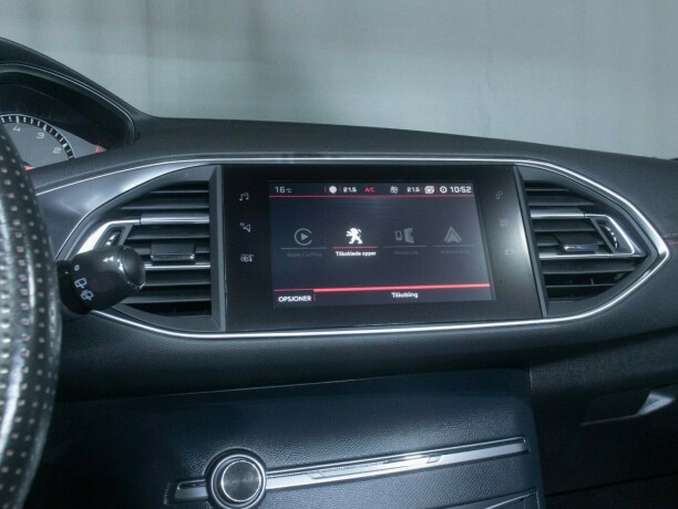 peugeot-308-bensin-2018-big-41