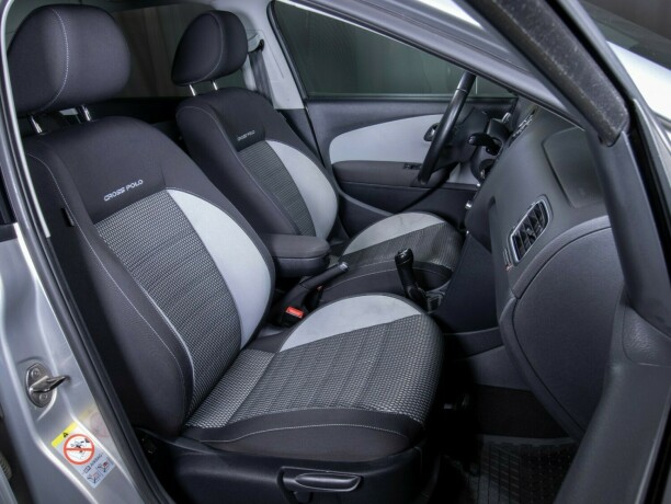 volkswagen-polo-diesel-2012-big-41