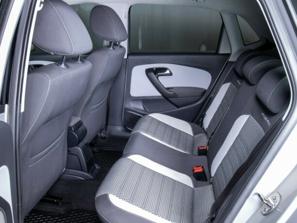 volkswagen-polo-diesel-2012-big-38