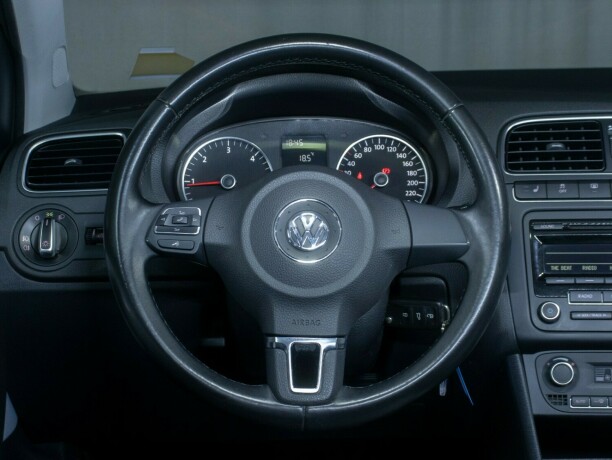 volkswagen-polo-diesel-2012-big-23