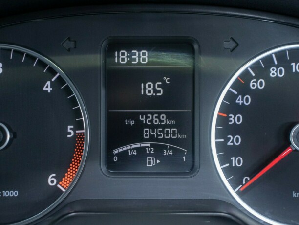 volkswagen-polo-diesel-2012-big-25
