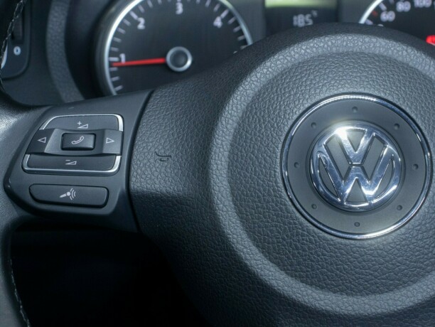 volkswagen-polo-diesel-2012-big-26