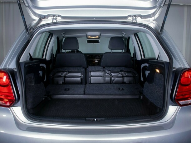 volkswagen-polo-diesel-2012-big-12