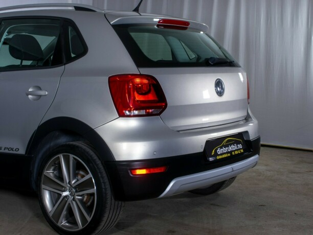 volkswagen-polo-diesel-2012-big-7