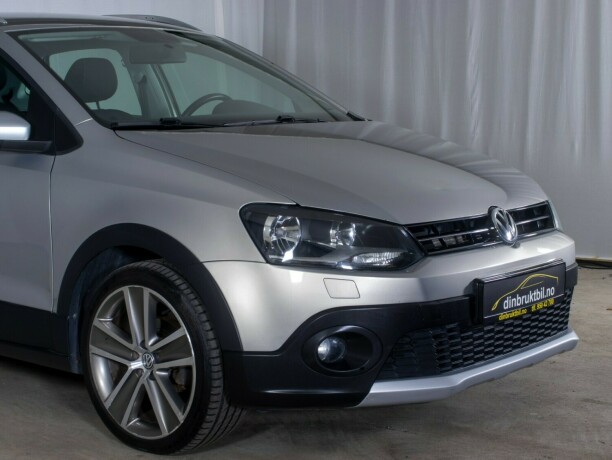 volkswagen-polo-diesel-2012-big-3