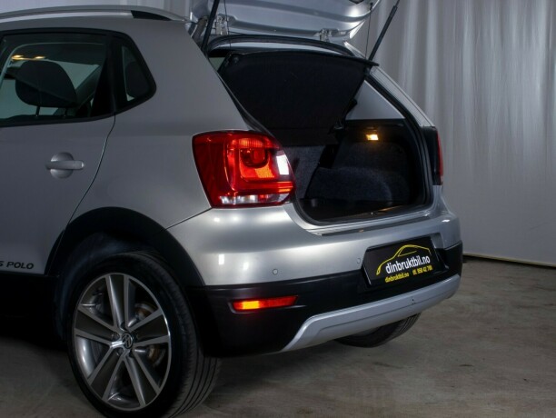 volkswagen-polo-diesel-2012-big-8