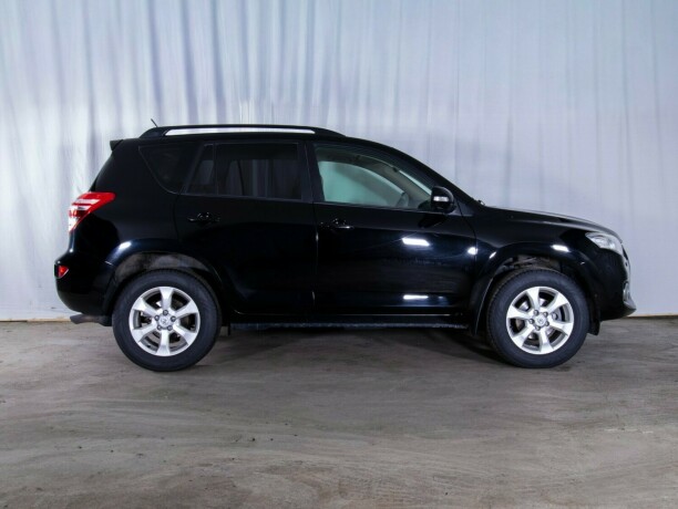 toyota-rav4-bensin-2010-big-5