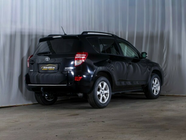 toyota-rav4-bensin-2010-big-6