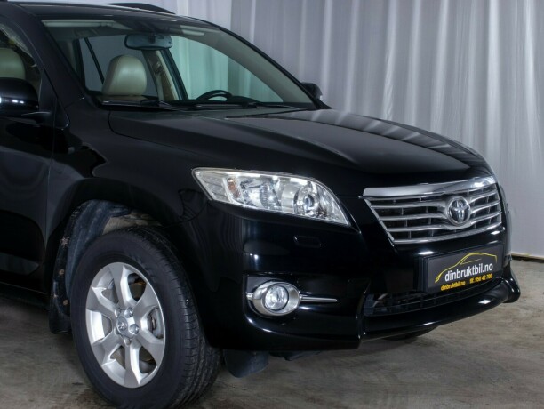 toyota-rav4-bensin-2010-big-3