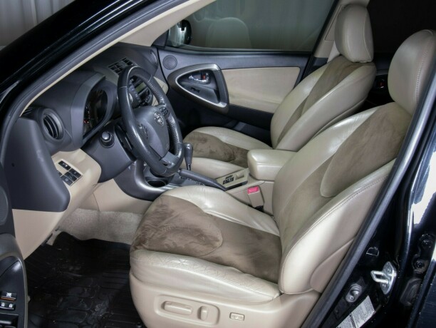 toyota-rav4-bensin-2010-big-40