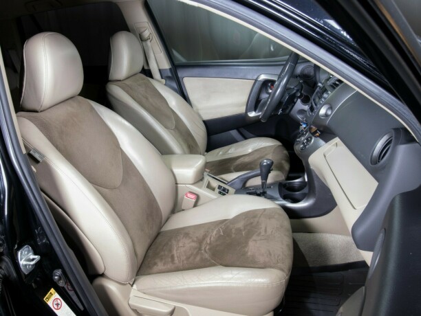 toyota-rav4-bensin-2010-big-46