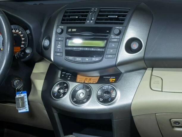 toyota-rav4-bensin-2010-big-17
