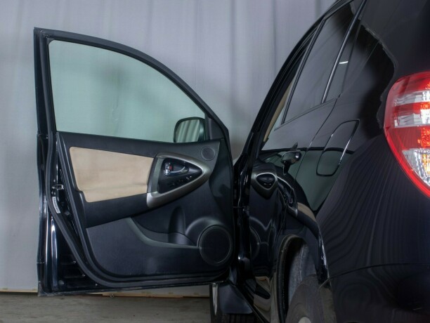 toyota-rav4-bensin-2010-big-19