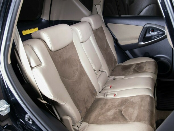 toyota-rav4-bensin-2010-big-47