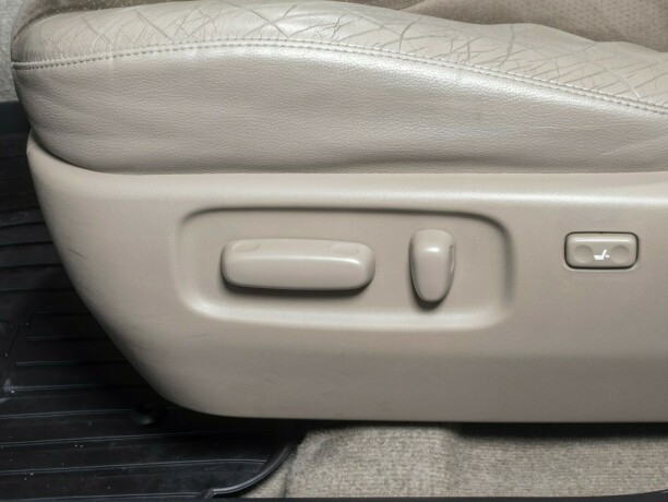 toyota-rav4-bensin-2010-big-21