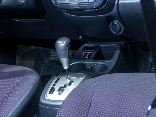 mitsubishi-space-star-bensin-2014-big-20