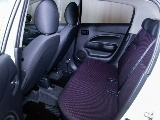 mitsubishi-space-star-bensin-2014-big-42