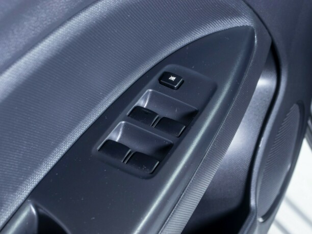 mitsubishi-space-star-bensin-2014-big-24