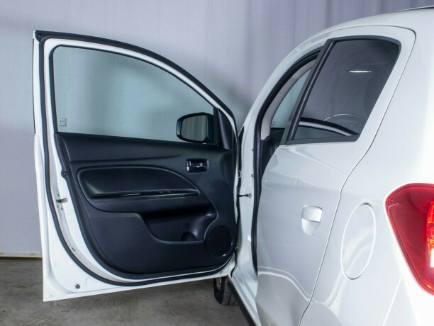 mitsubishi-space-star-bensin-2014-big-23