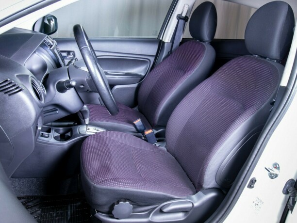 mitsubishi-space-star-bensin-2014-big-40