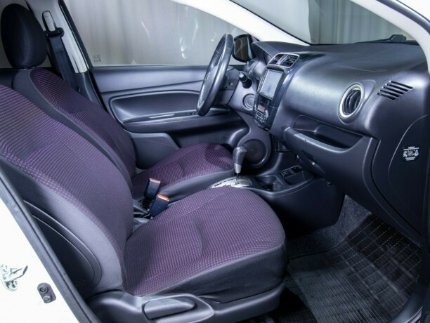 mitsubishi-space-star-bensin-2014-big-44
