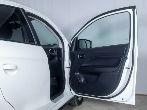 mitsubishi-space-star-bensin-2014-big-16