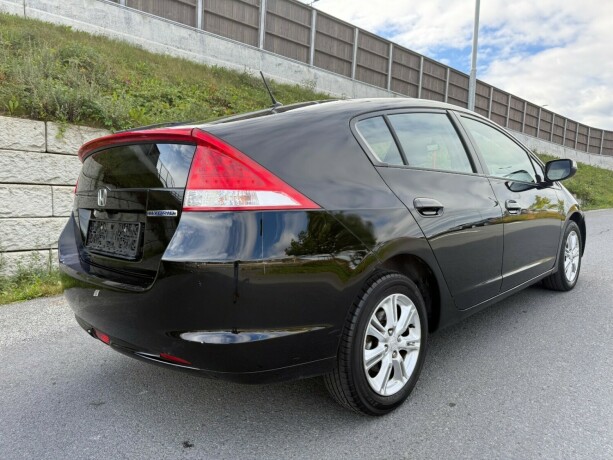 honda-insight-bensin-2009-big-4