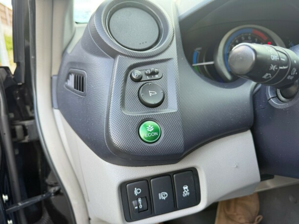honda-insight-bensin-2009-big-25
