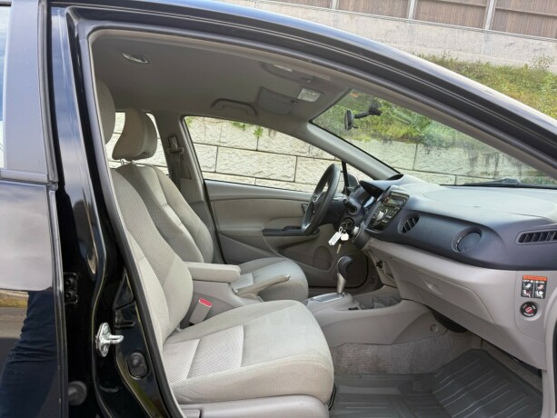 honda-insight-bensin-2009-big-9
