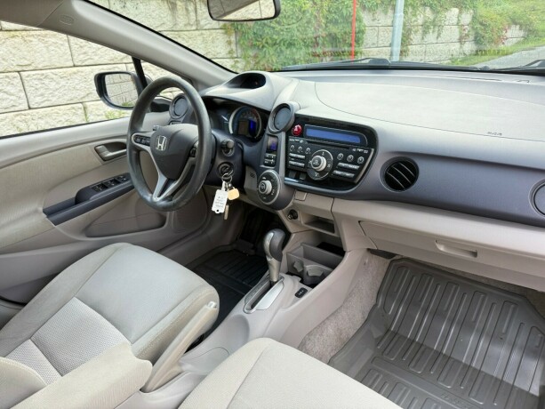 honda-insight-bensin-2009-big-8