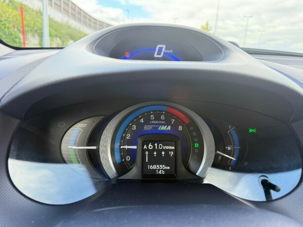 honda-insight-bensin-2009-big-22