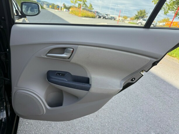 honda-insight-bensin-2009-big-12