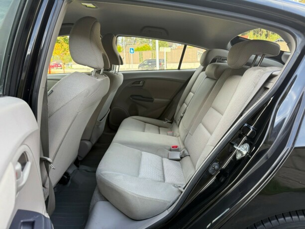 honda-insight-bensin-2009-big-15