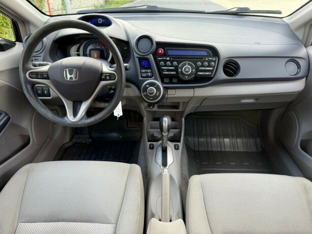 honda-insight-bensin-2009-big-19