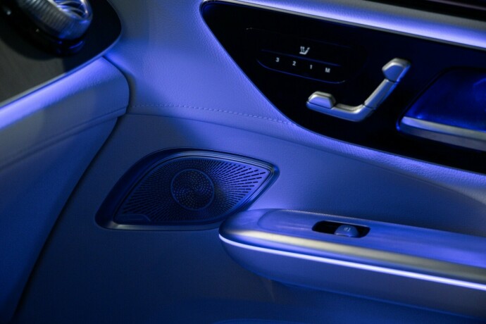 mercedes-benz-eqe-suv-elektrisitet-2023-big-15