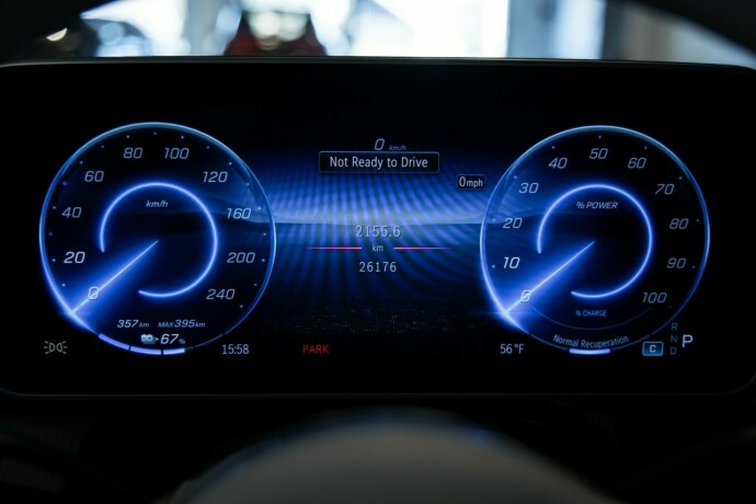 mercedes-benz-eqe-suv-elektrisitet-2023-big-11
