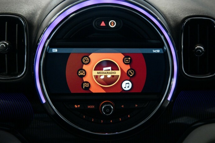 mini-countryman-elektrisitetbensin-2017-big-12