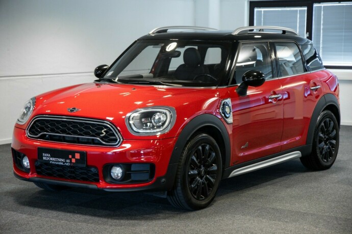 mini-countryman-elektrisitetbensin-2017-big-0