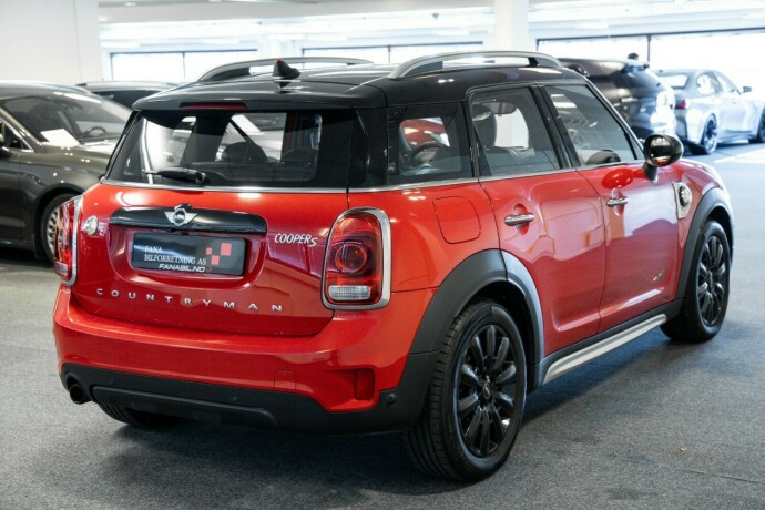mini-countryman-elektrisitetbensin-2017-big-2