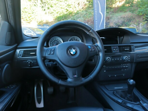 bmw-m3-bensin-2008-big-7