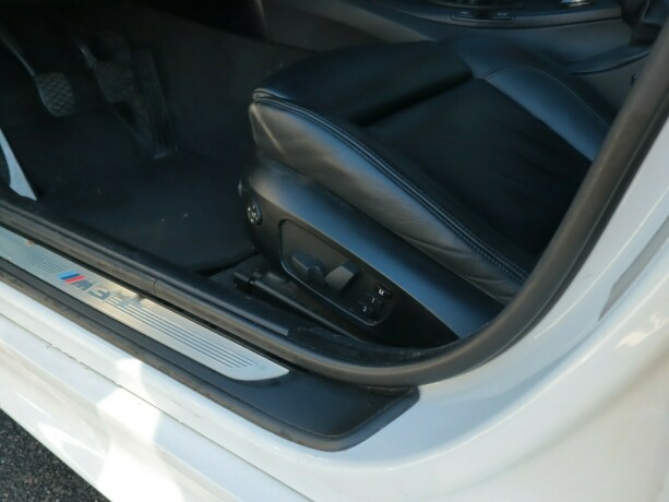 bmw-m3-bensin-2008-big-9