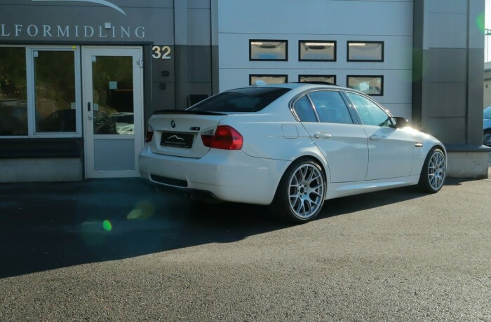 bmw-m3-bensin-2008-big-1