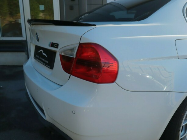 bmw-m3-bensin-2008-big-21