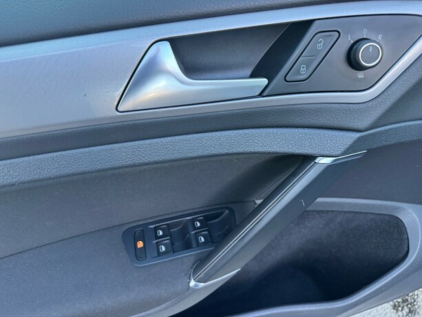volkswagen-golf-elektrisitet-2015-big-15