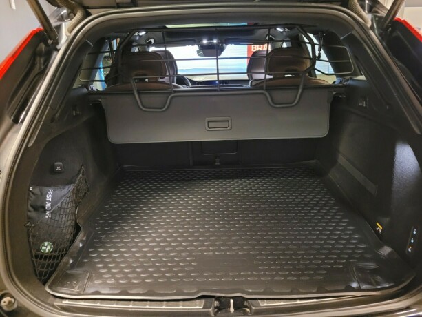 volvo-xc-60-elektrisitetbensin-2019-big-18