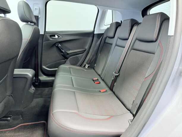 peugeot-2008-bensin-2016-big-16