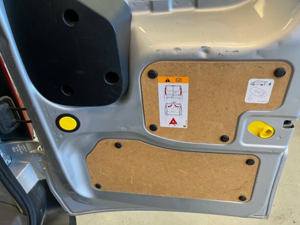 ford-transit-connect-diesel-2019-big-24