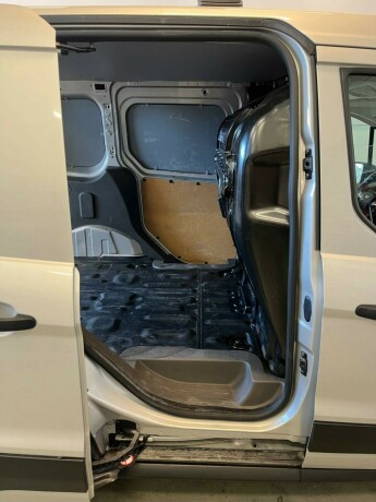ford-transit-connect-diesel-2019-big-22