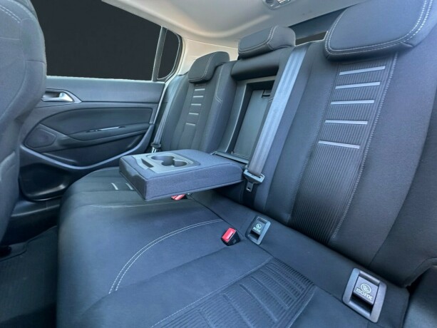 peugeot-308-diesel-2014-big-14